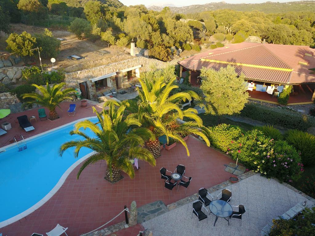 Residence Villa Smeralda Telti Exterior foto