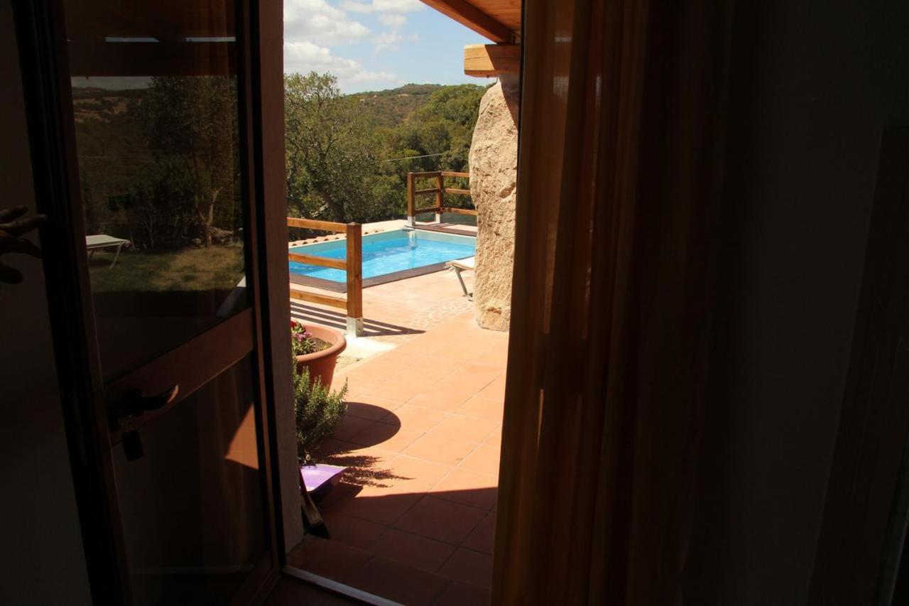 Residence Villa Smeralda Telti Exterior foto